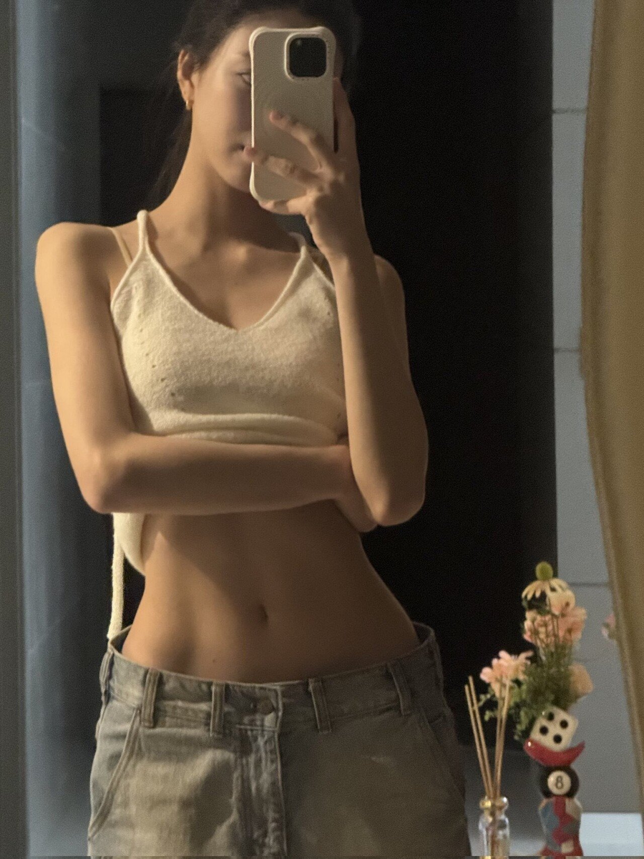 그냥 요물 그 자체인  ITZY 유나...거울 셀카 야한 복부 배꼽