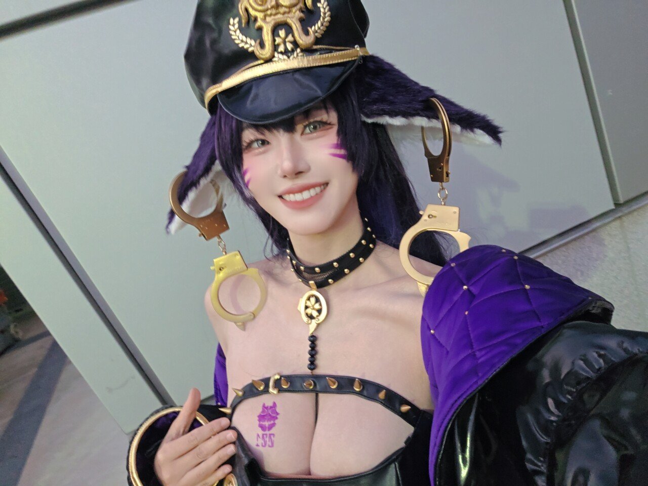 검정 란제리룩 엘프녀 나리땽 가슴골 찢검스 야벅지