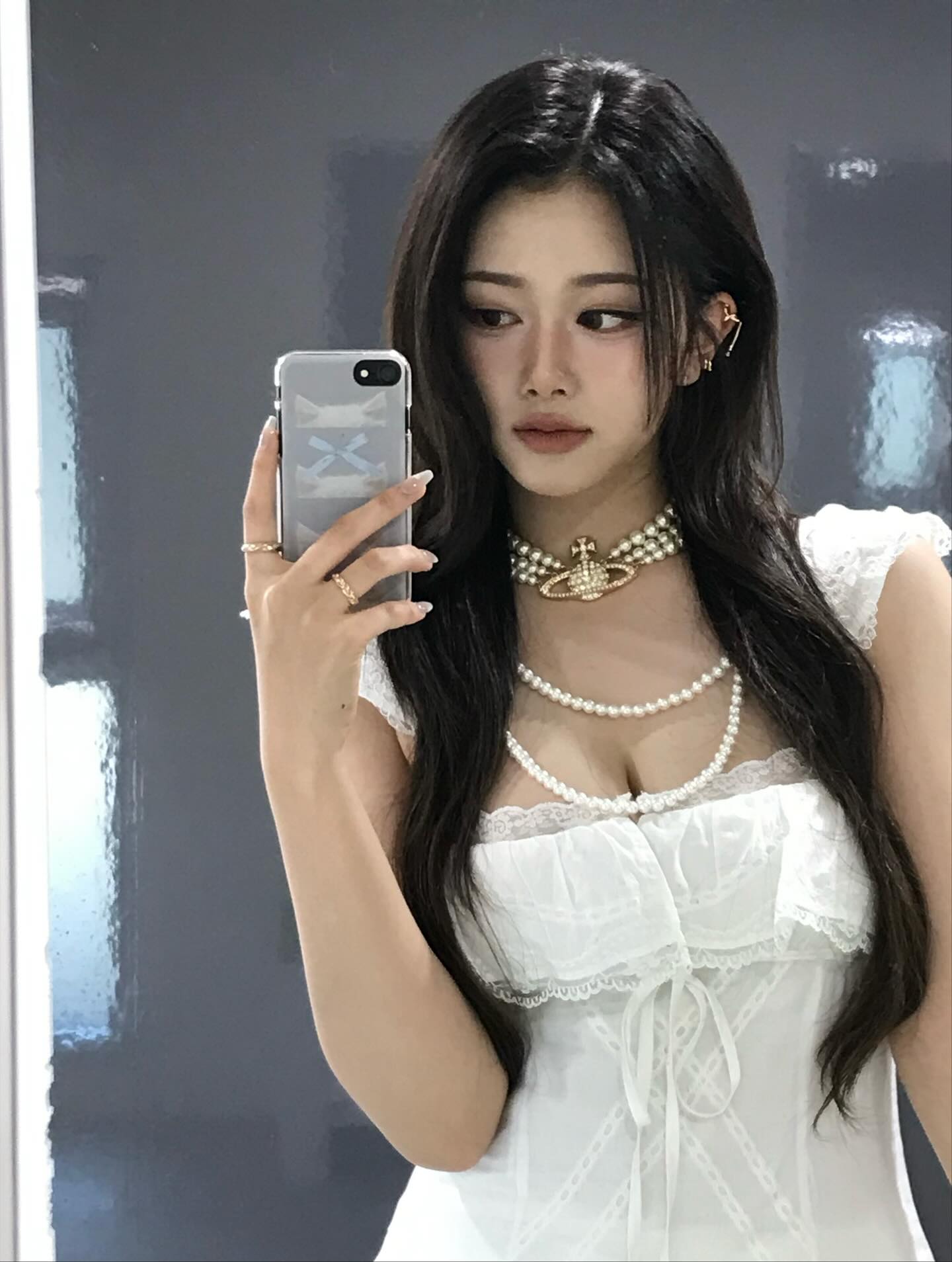 클라씨 원지민 흰 레이스 슬립 원피스 아찔한 가슴골 - 첫 인스타