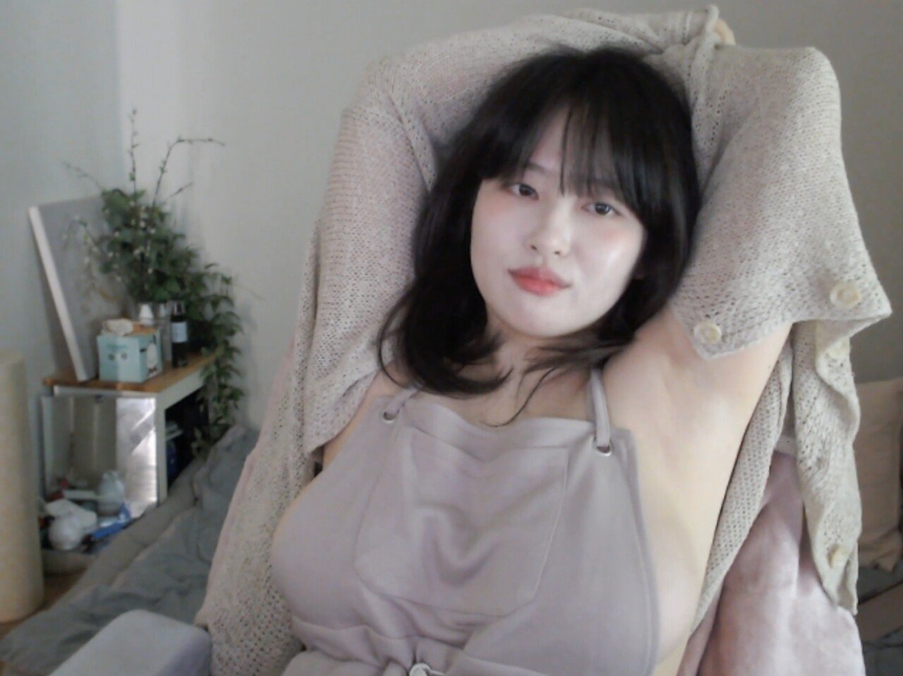 소람잉 며며 앞치마룩 다 삐져나온 옆슴 레전드 ㅗㅜㅑ