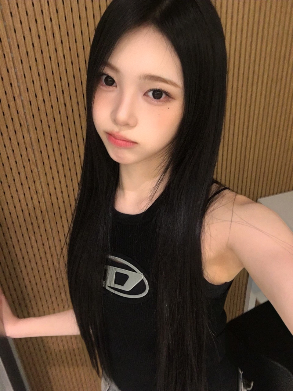 하츠투하츠 이안 검정색 디젤 골지 민소매 겨드랑이 - 위버스