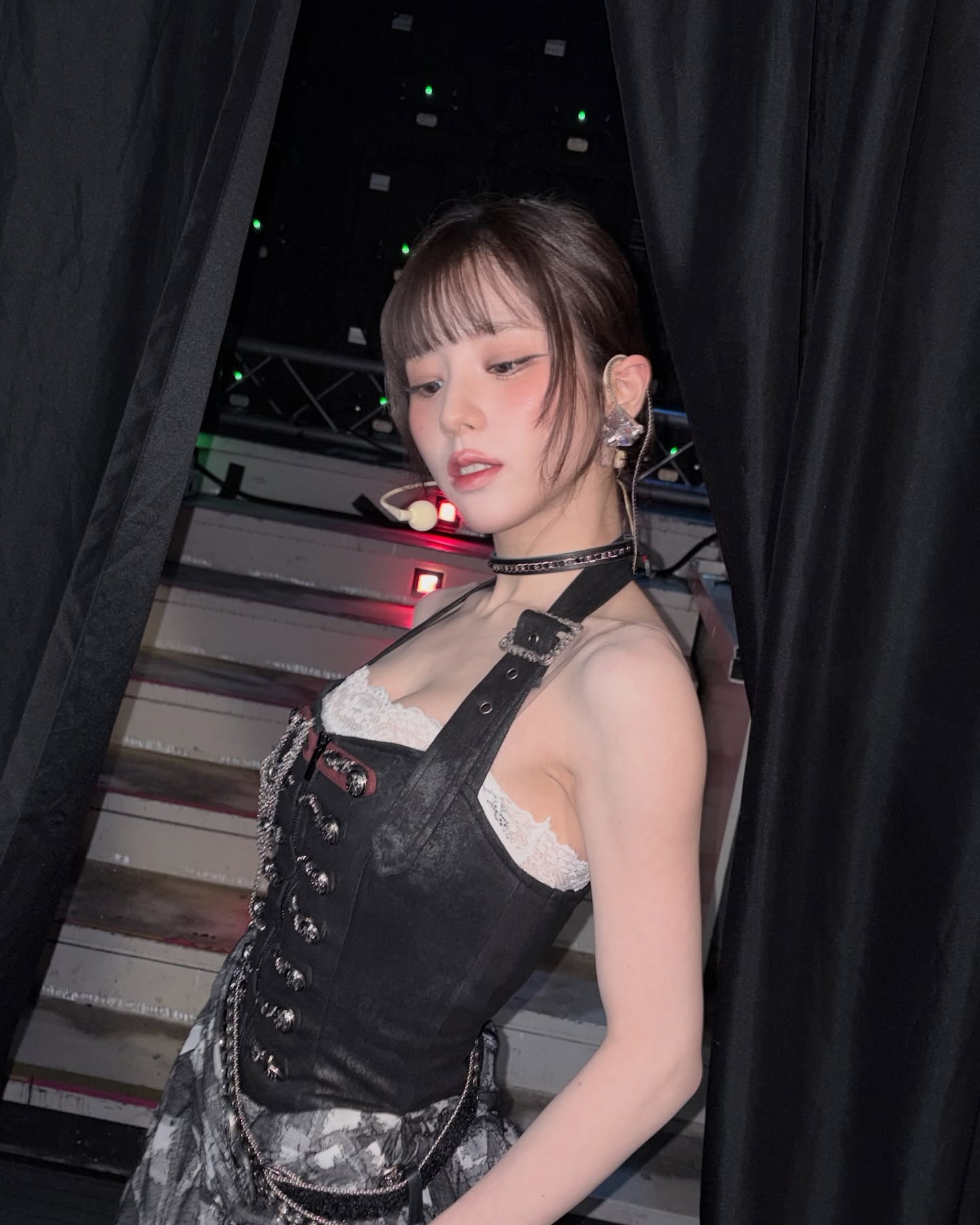 ARTMS 희진 블랙 코르셋 + 흰 레이스 은근한 가슴골 겨드랑이