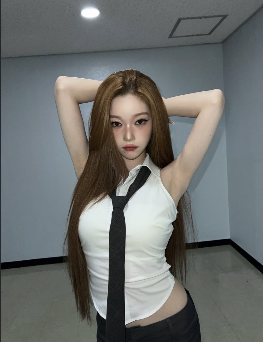 츠키 검정 넥타이 + 흰 셔츠 민소매 겨드랑이 페로몬 - 인스타