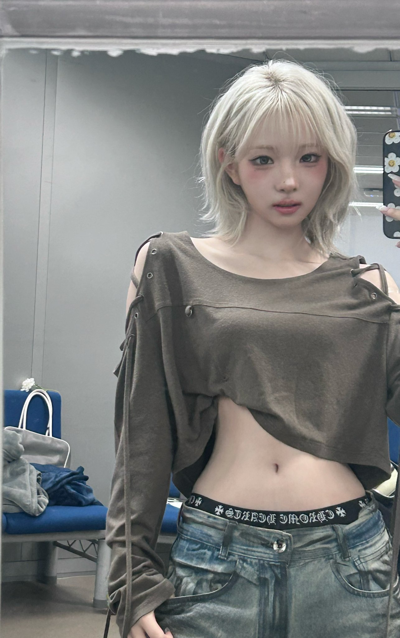 트리플에스 정하연 브라 밑으로 말아넣은 크롭티 개미허리 야꼽